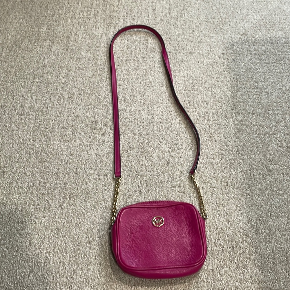 Michael Kors cross body,